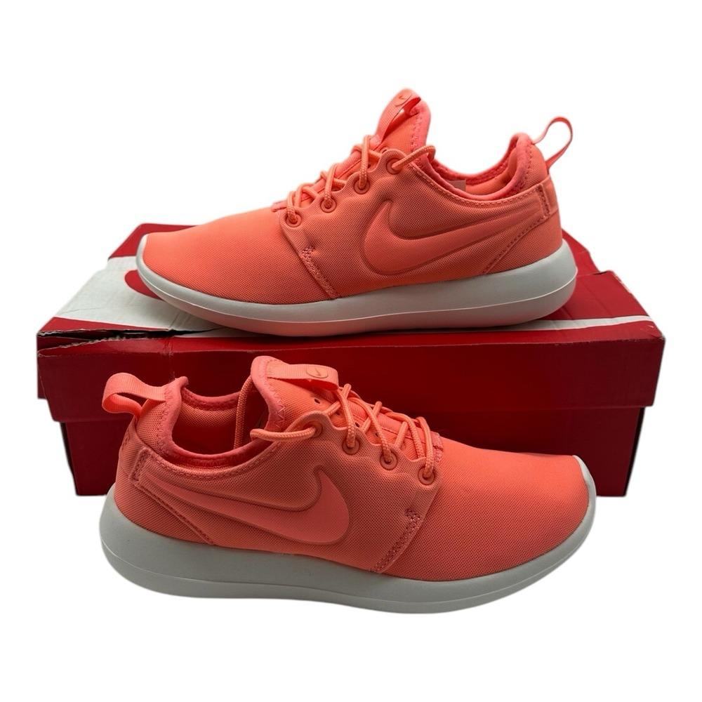 Nike Roshe Two Running‎ Shoes Women's Size 7.5 Atomic Pink Sneakers 844931-600